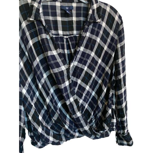 Gap Surplice Wrap-Front Shirt in Navy/White/Blue Plaid M - Picture 6 of 9
